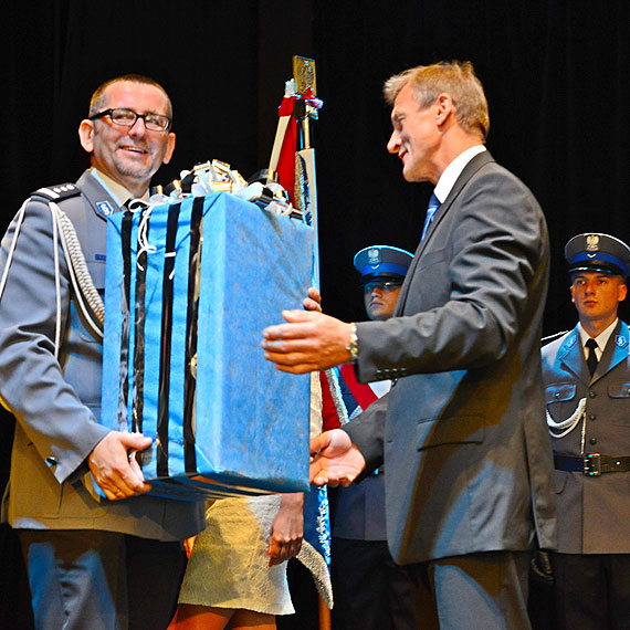 Policjanci świętowali w Międzyzdrojach. Wręczono odznaczenia i awanse. Zobacz zdjęcia!