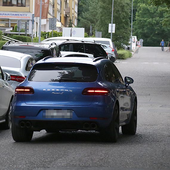 Masz zagraniczne tablice rejestracyjne? Wjedajc do powiatu kamieskiego lepiej miej na oku swj samochd!