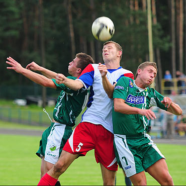 Gryf  Kamie� wygra� z In� Goleni�w po karnym Kapczy�skiego