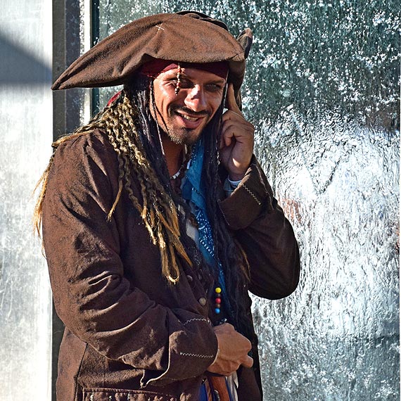 Gdy pirat spotka Shreka, nawet kosa im nie straszna, czyli różności na międzyzdrojskiej promenadzie