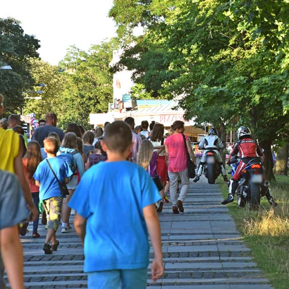 Gdy pirat spotka Shreka, nawet kosa im nie straszna, czyli różności na międzyzdrojskiej promenadzie