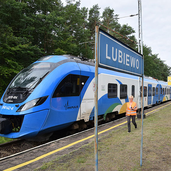 Awaria sieci trakcyjnej za Warnowem! Podstawiono lokomotywy spalinowe. Zobacz film!