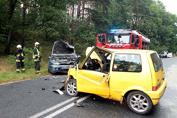 Osoba poszkodowana w wypadku na sto dwójce zabrana została śmigłowcem do Szczecina
