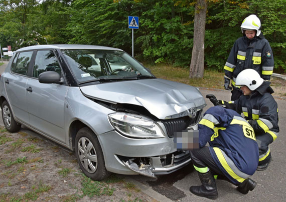 W Midzyzdrojach kierowca skody si zagapi i z caym impetem uderzy w renault! 