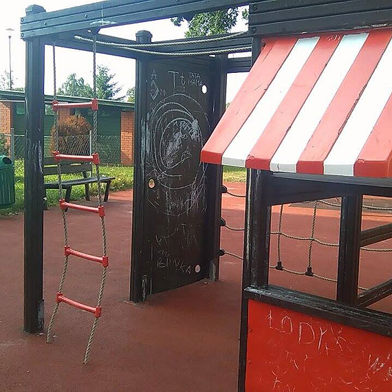 Czytelnik: Dziwny plac zabaw na Dziwnej. Bardziej odstrasza ni zachca do zabaw