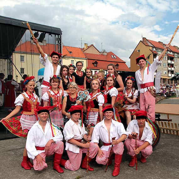 Kamie opanowaa wspczesna muzyka ludowa. Zobacz film!