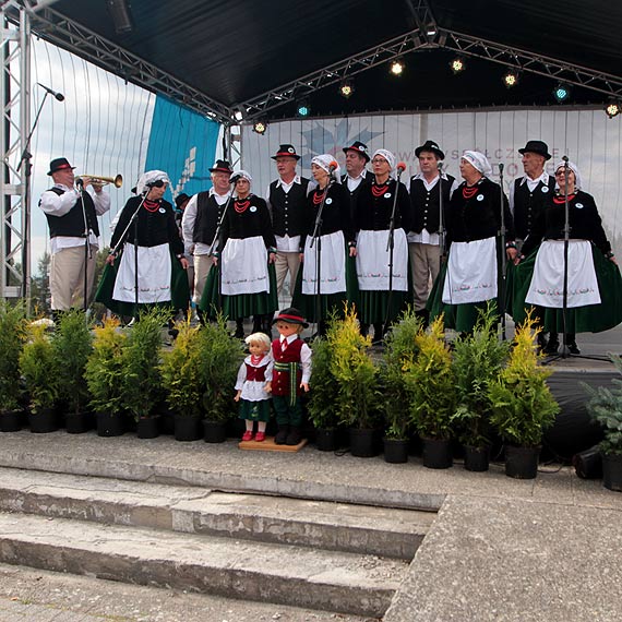 Kamie opanowaa wspczesna muzyka ludowa. Zobacz film!