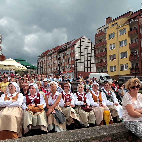 Kamie opanowaa wspczesna muzyka ludowa. Zobacz film!