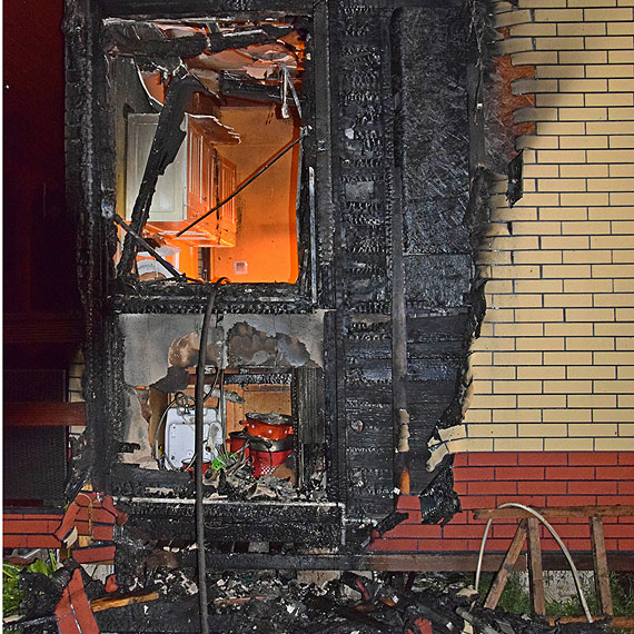 Poar na dziakach w Midzyzdrojach. Pona altanka