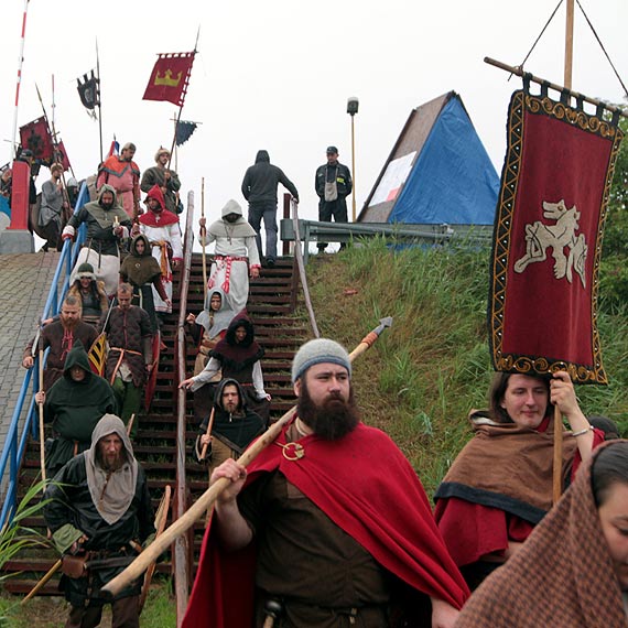 Nawet deszcz nie by w stanie przeszkodzi w otwarciu XXII Festiwalu Sowian i Wikingw w Wolinie