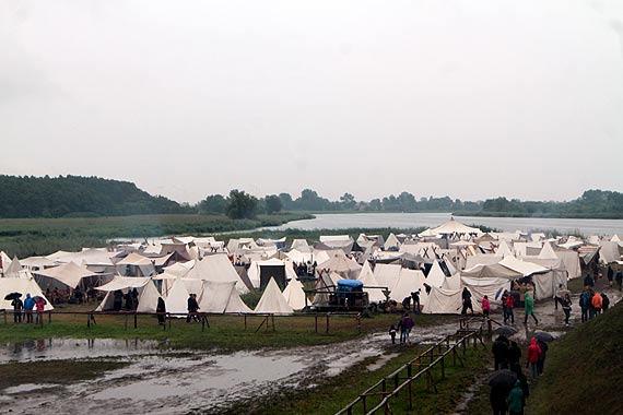 Nawet deszcz nie by w stanie przeszkodzi w otwarciu XXII Festiwalu Sowian i Wikingw w Wolinie