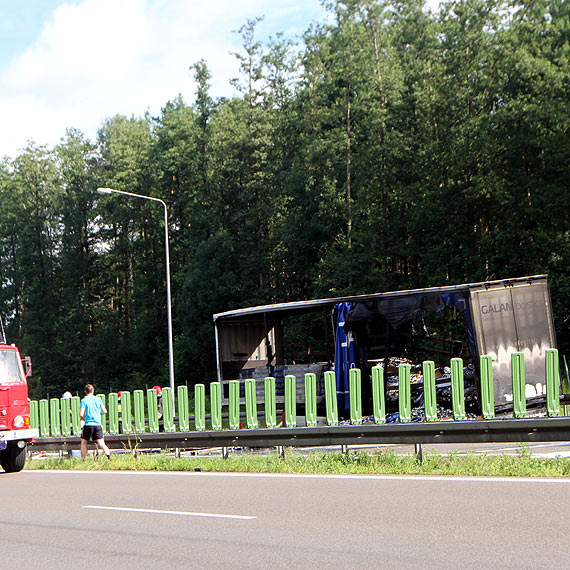 Ogień w naczepie ciężarówki na S3