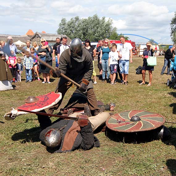 Festiwale Sowian i Wikingw to nie tylko miejsce gier i zabawy ale take miejsce wymiany myli historycznej