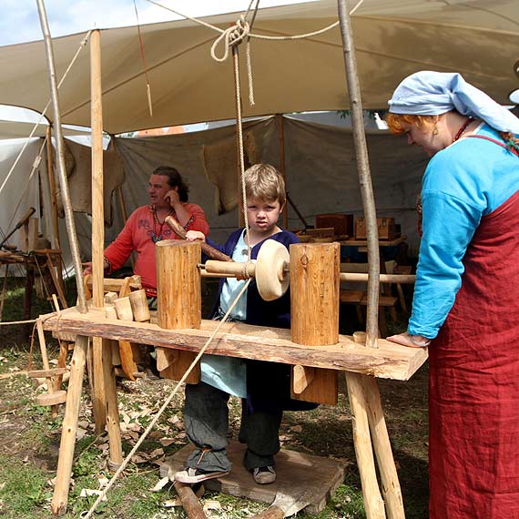 Festiwale Sowian i Wikingw to nie tylko miejsce gier i zabawy ale take miejsce wymiany myli historycznej