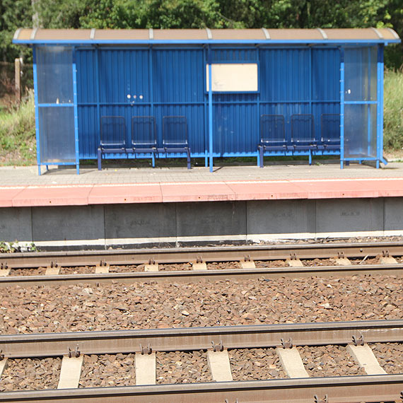 Nowe wiaty na peronach w powiecie kamieskim: Mokrzycy Wielkiej oraz Troszynie