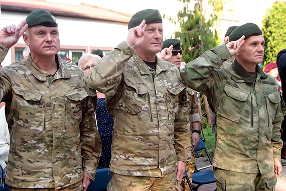 W otwarciu VII Festynu Komandosa w Dziwnowie uczestniczyło sześciu generałów