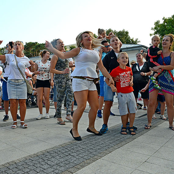Krl disco - polo porwa midzyzdrojsk publiczno. Zesp Weekend wystpi w amfiteatrze!