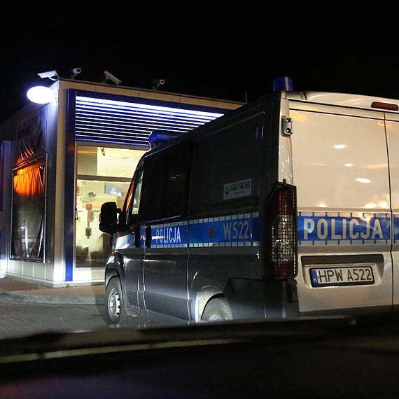 Kierowca renault ukrad ze stacji w Midzyzdrojach paliwo za 265 zotych! Policja poszukuje sprawcy