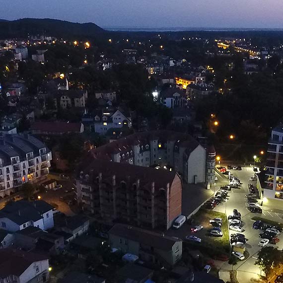 Szalona noc mieszkacw Szczecina w Midzyzdrojach. Opijali ppkowe, 21- latek zatrzymany za jazd po pijanemu i skopanie policjanta na subie! 