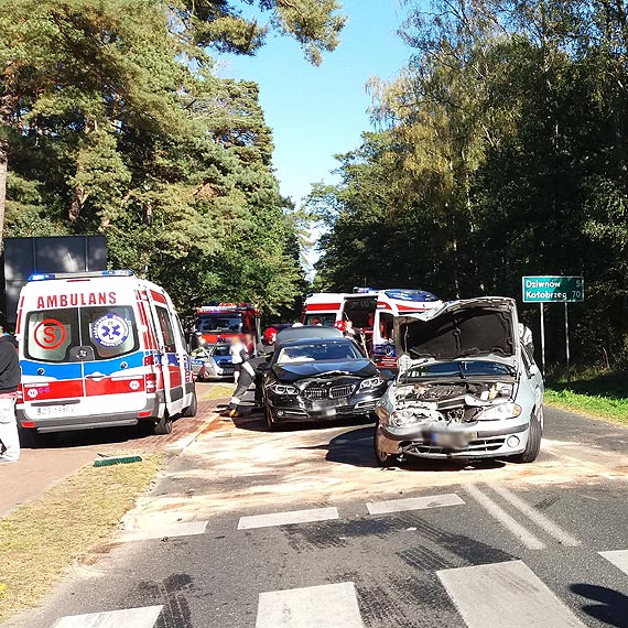 Kraksa na 102 za Midzywodziem. Trzy osoby ranne