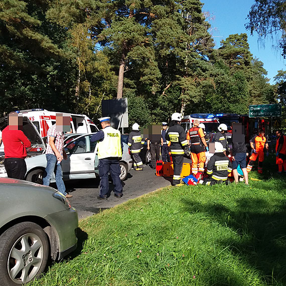 Kraksa na 102 za Midzywodziem. Trzy osoby ranne