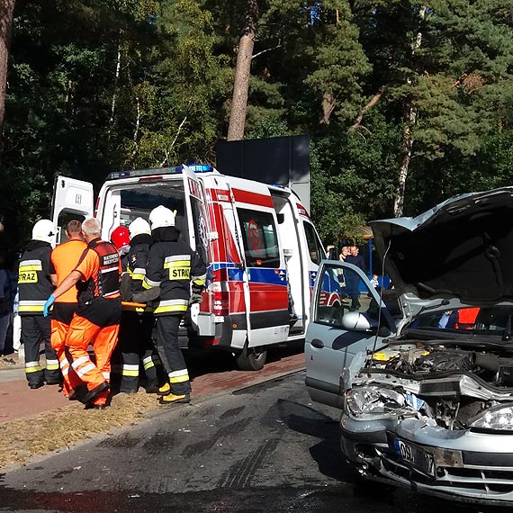 Kraksa na 102 za Midzywodziem. Trzy osoby ranne