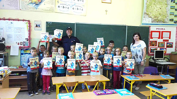 Pierwszaki dowiadyway si jak bezpiecznie doj do szkoy