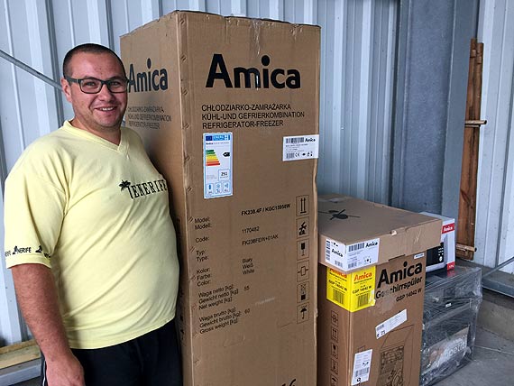 Dobro powraca. Sponsor Jacht Klubu Kamie Pomorski pomaga pastwu Madoskim, ktrzy stracili dom w poarze