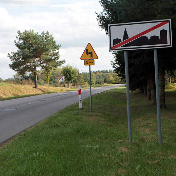 Rozwizanie jest proste wystarczy przenie dwa znaki drogowe