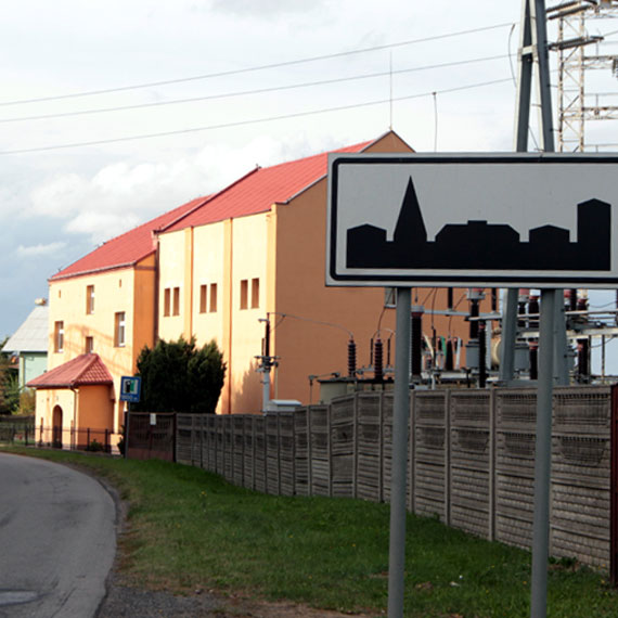 Rozwizanie jest proste wystarczy przenie dwa znaki drogowe