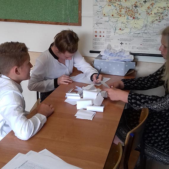 My pomagamy, a Ty???