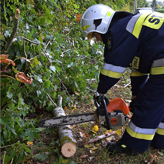 Nadal mocno wieje. Powiat kamieski z kopotami