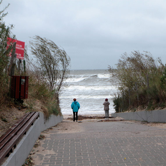  Po Kamieskim Wybrzeu Batyku wiatr hula z prdkoci 39 km/h