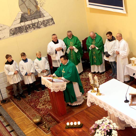 Ks. Karol poegna swoich dziwnowskich parafian