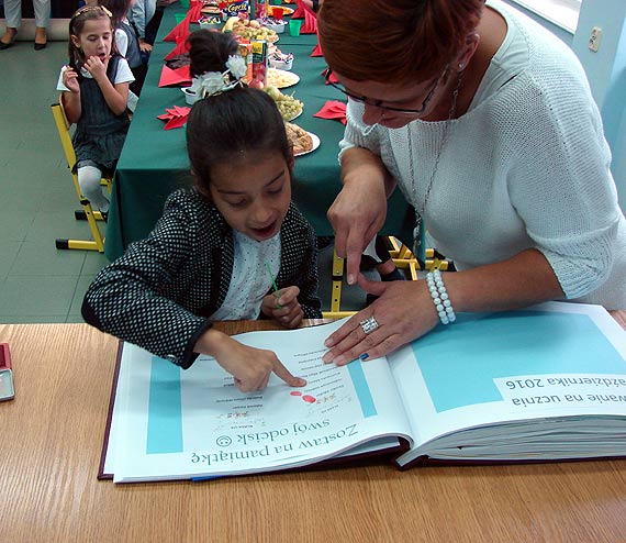 Pasowanie uczniw klas pierwszych kamieskiej szkoy muzycznej