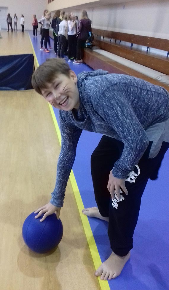 „Kotowanie” uczniw klas pierwszych w Dziwnowie