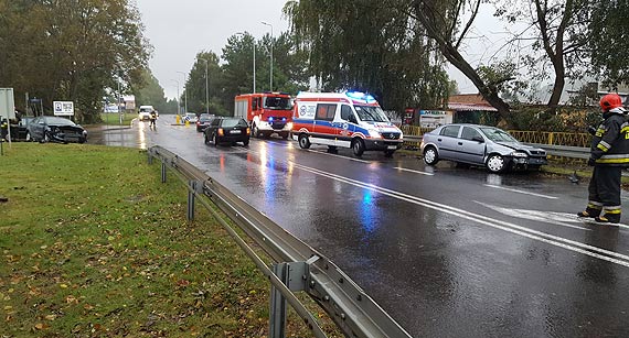 Potne zderzenie w Midzyzdrojach! Pod jadcego z pierwszestwem opla, wyjechao volvo