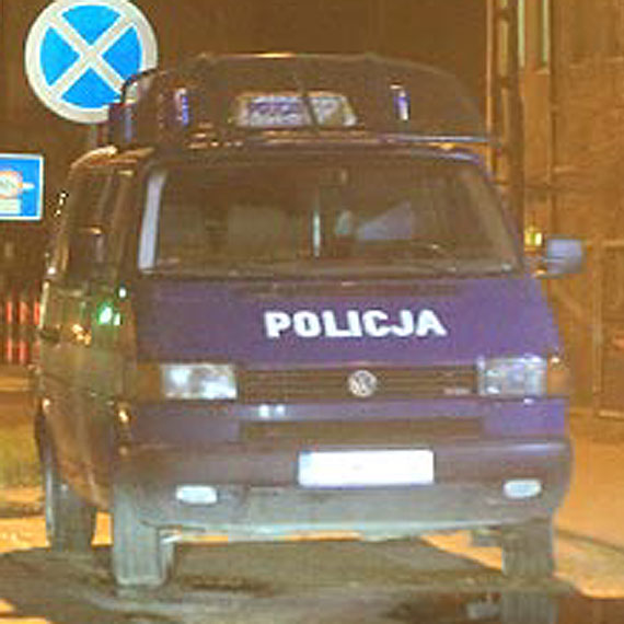 By tak pijany, e przewrci si na chodnik...