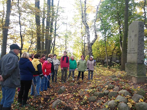 Prace porzdkowe na cmentarzu w Grabowie