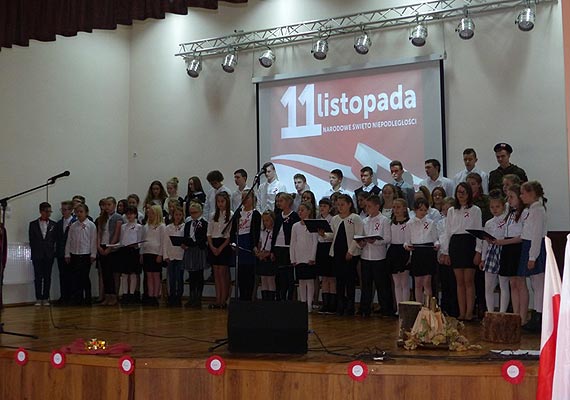 Uroczysta akademia z okazji wita Niepodlegoci w GOKiS