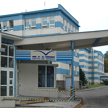 Zimno w mieszkaniach. Kaloryfery ciep�e tylko w szpitalu �w. Jerzego