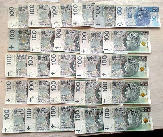 Zarzuty za handel ludmi oraz czerpanie korzyci z nierzdu maoletniej