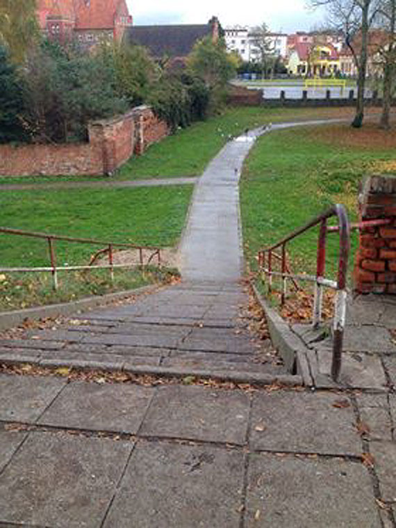 Sekretarz gminy Kamie Pomorski Anna Stanaszek- Kaczor wyjania: Schody porzdkowane s w miar potrzeb