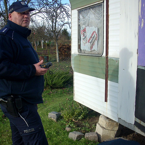 Kamiescy dzielnicowi sprawdzali, gdzie mog przebywa bezdomni