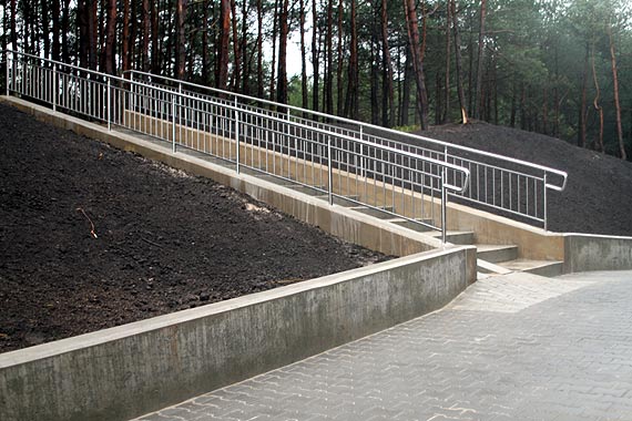 Przed jesienno-zimowymi sztormami zakończono budowę zejścia technicznego na plażę w Międzywodziu