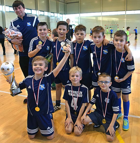 7230,10 z i 22,10 € zebrano podczas Charytatywnego Turnieju Reiss Cup 2016 dla Marysi. Zobacz zdjcia!