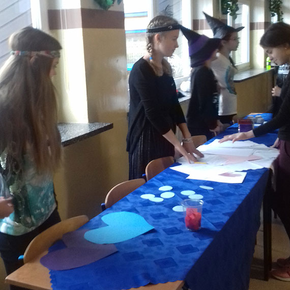 Andrzejkowe wrby w dziwnowskim gimnazjum