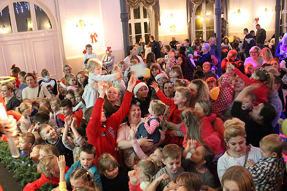 Mikoajki w Midzyzdrojach. Do dzieci trafio ponad 400 paczek z prezentami!