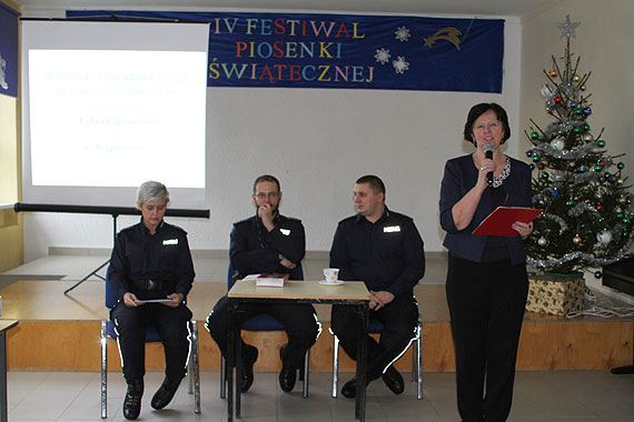 Modzie szkolna debatowaa o cyberprzemocy 