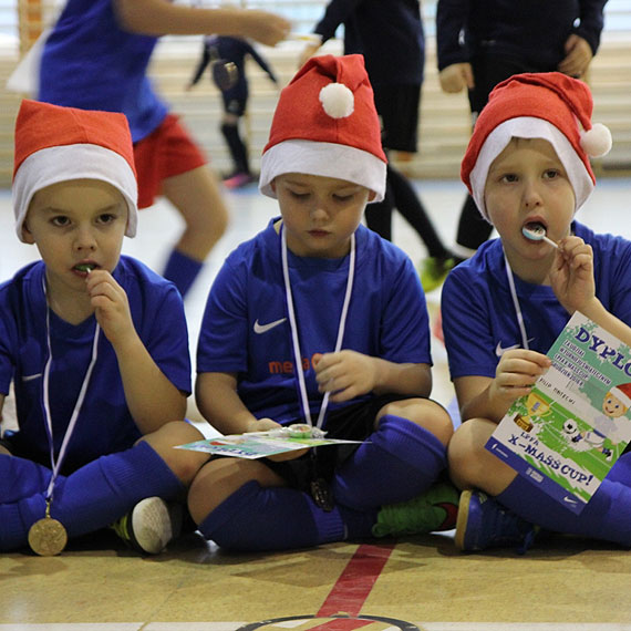 Mikoajkowy Turniej Piki Nonej dla dzieci w Kamieniu Pomorskim